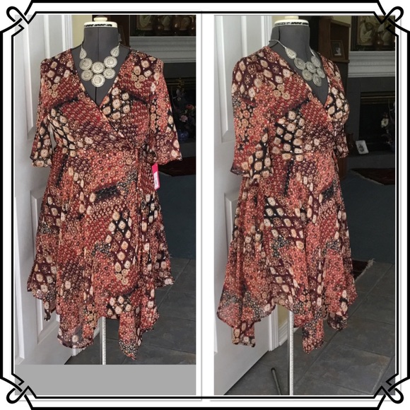 Xhilaration Dresses & Skirts - Women’s Hanky Hem Fit & Flare Dress - Xhilaration